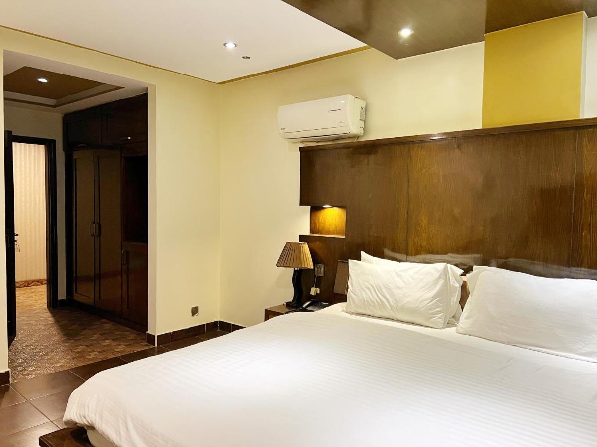 Bling Hotel International Multan Luaran gambar