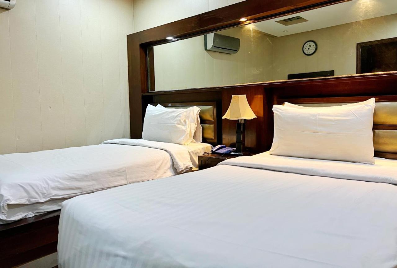 Bling Hotel International Multan Luaran gambar