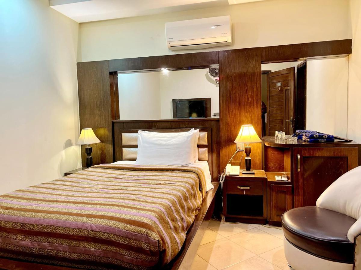 Bling Hotel International Multan Luaran gambar