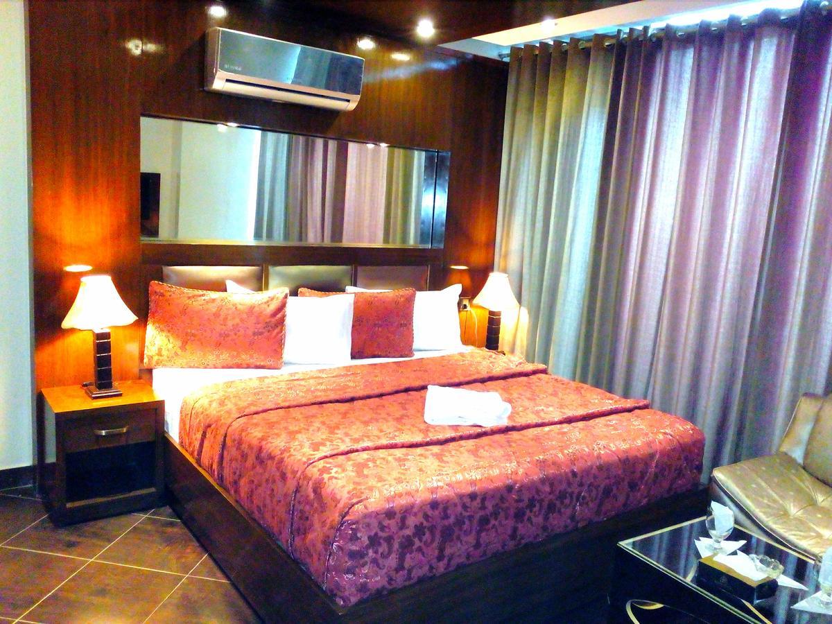 Bling Hotel International Multan Luaran gambar