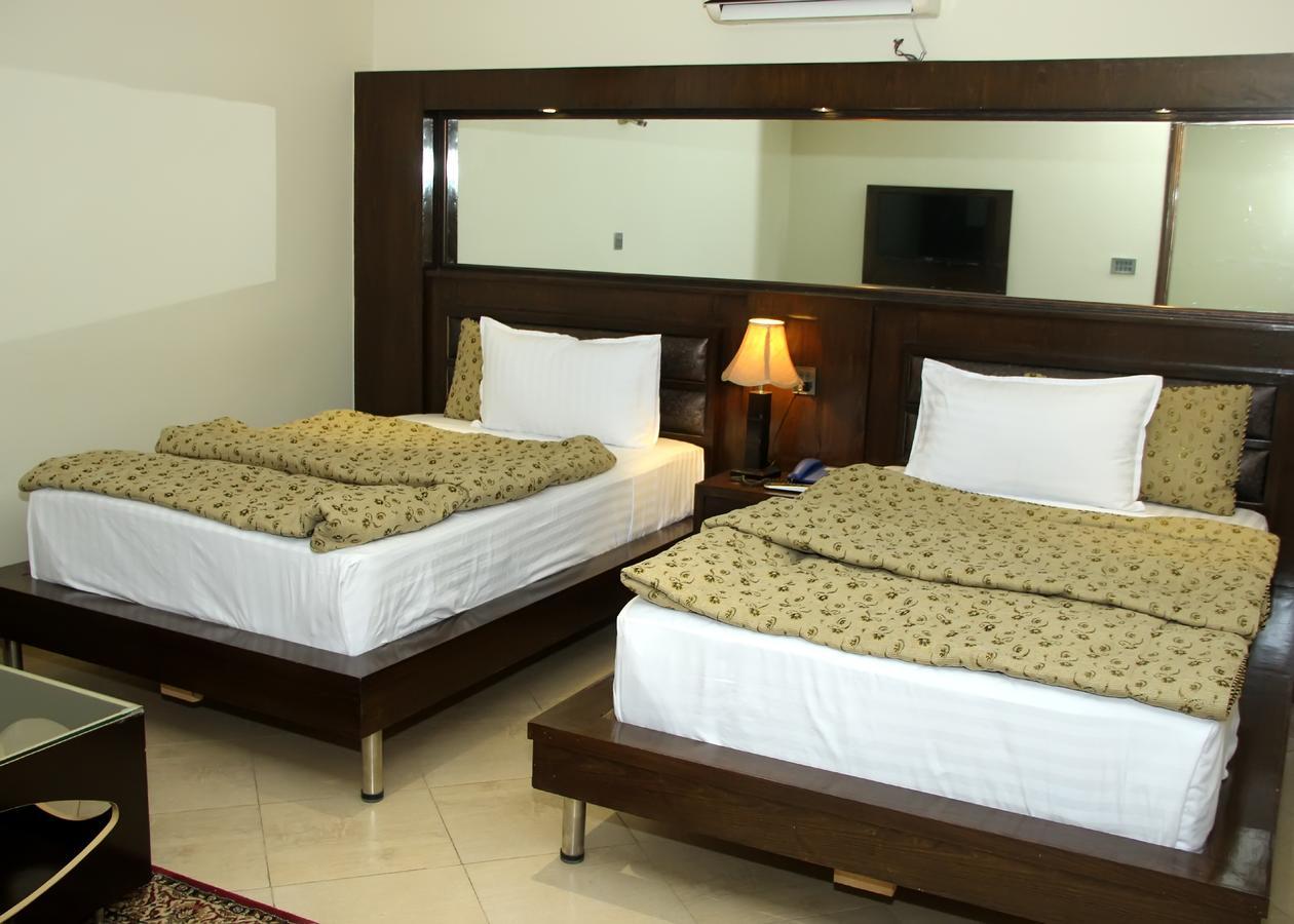 Bling Hotel International Multan Luaran gambar
