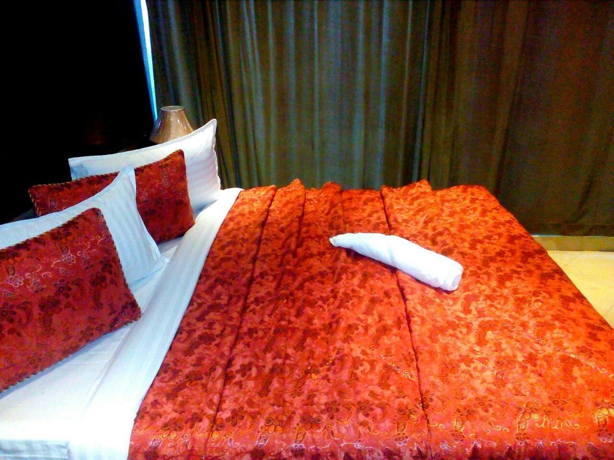 Bling Hotel International Multan Luaran gambar