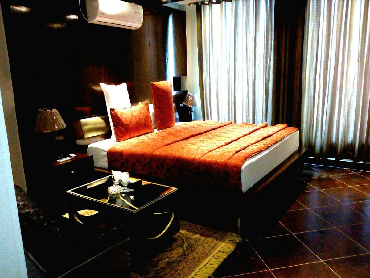 Bling Hotel International Multan Luaran gambar