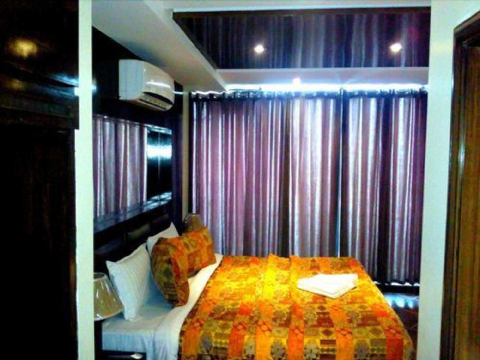 Bling Hotel International Multan Luaran gambar