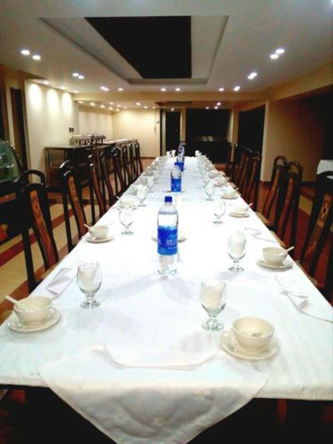 Bling Hotel International Multan Luaran gambar